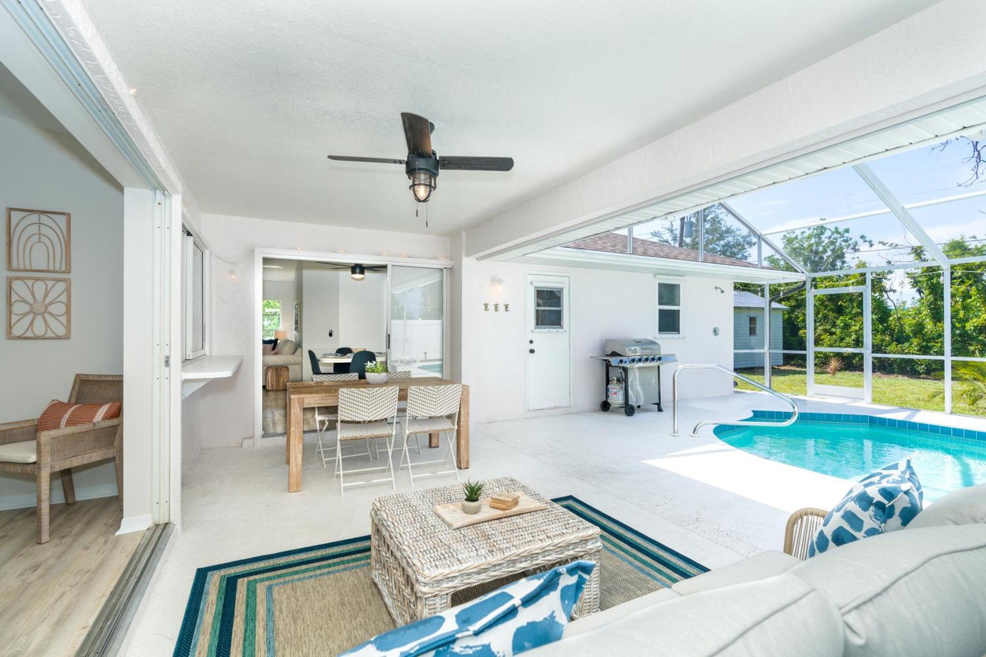 Beautiful Spacious Home! Close To Beaches - Heated Private Pool Holiday home *