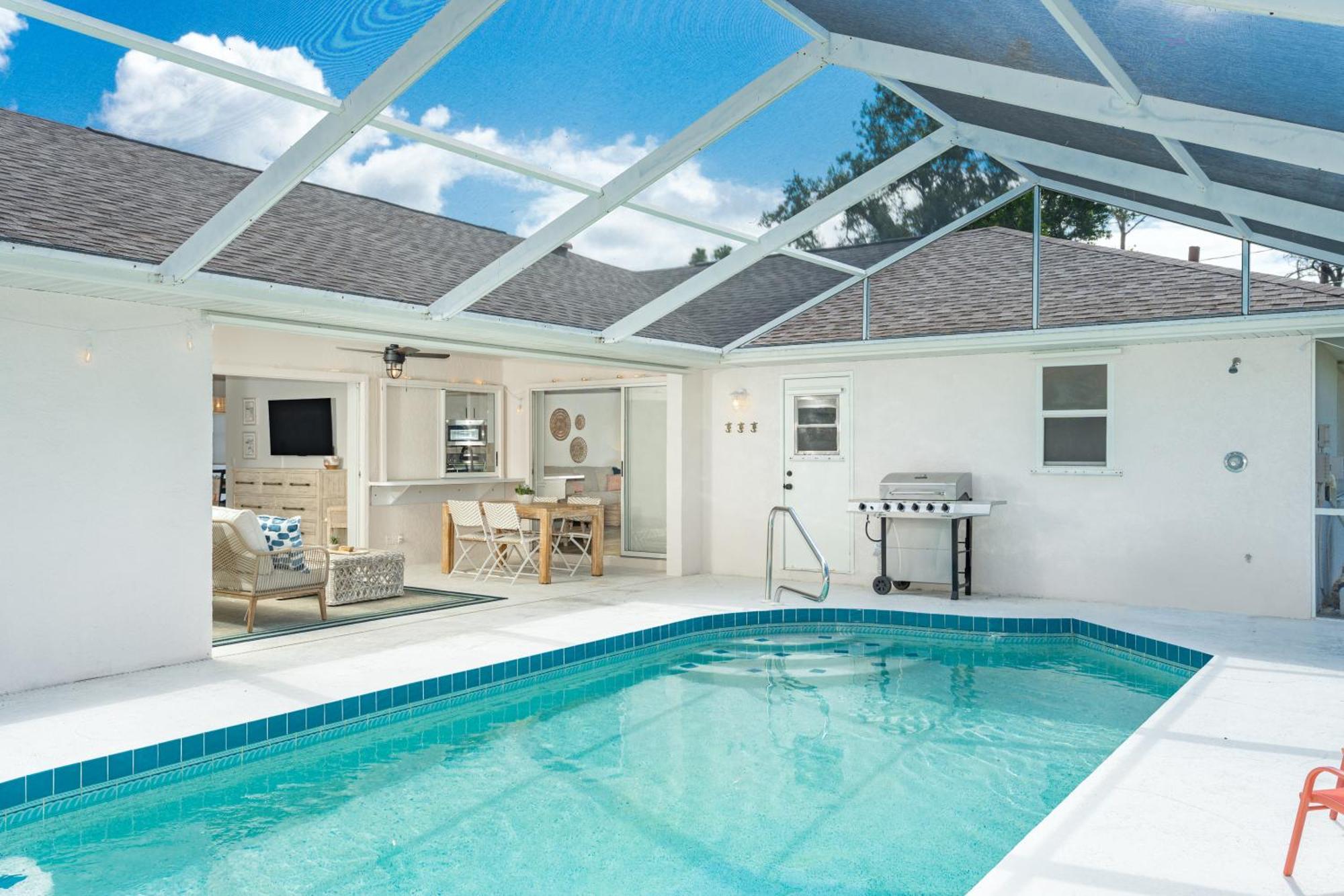 Beautiful Spacious Home! Close To Beaches - Heated Private Pool * Englewood